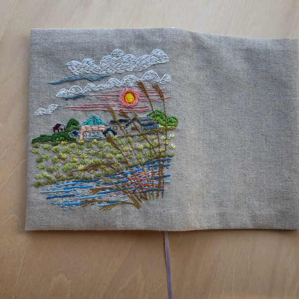 手刺繍ブックカバー『今日は夕焼け』*文庫本サイズ 7枚目の画像