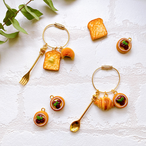 クロワッサンとチェリーデニッシュのバッグチャーム バッグチャーム