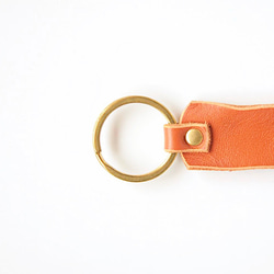 手に馴染む真鍮とレザーのキーリング 「Gitten keyring (orange)」 3枚目の画像