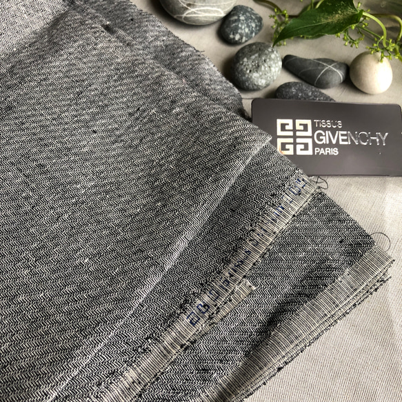 秋のインポートファブリック☆GIVENCHY リネン100% バイヤスの地模様  