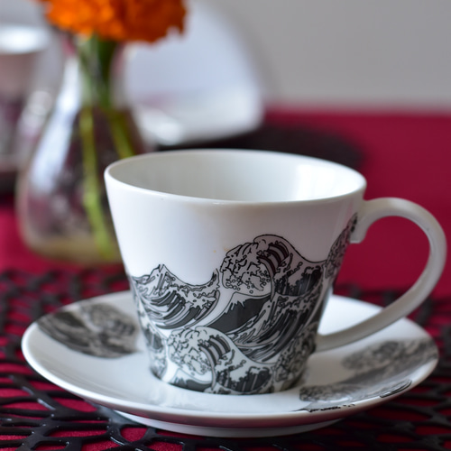 波と富士山 和モダンなカップ&ソーサー 黒色 ティーカップ C-blocks