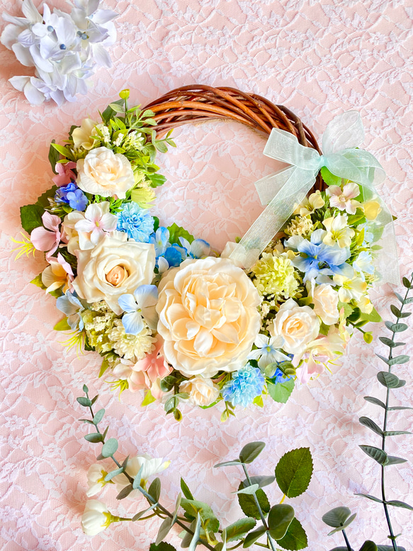 ＊Flower wreathe♡ホワイトローズ×ブルー系小花のリース♡アーティフィシャルフラワー♡27㎝×31㎝＊ 2枚目の画像
