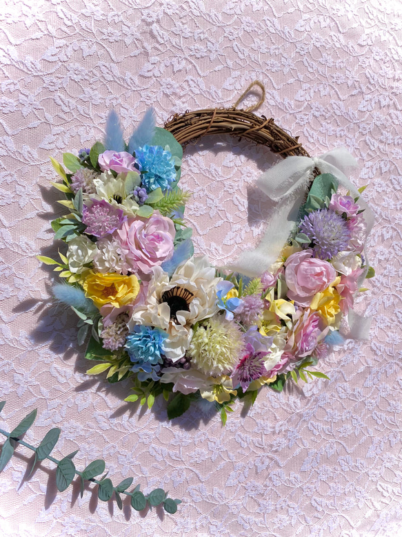 ＊Flower wreathe♡ピンク×ブルー×イエローのパステルリース♡アーティフィシャルフラワー♡27㎝×30㎝＊ 2枚目の画像