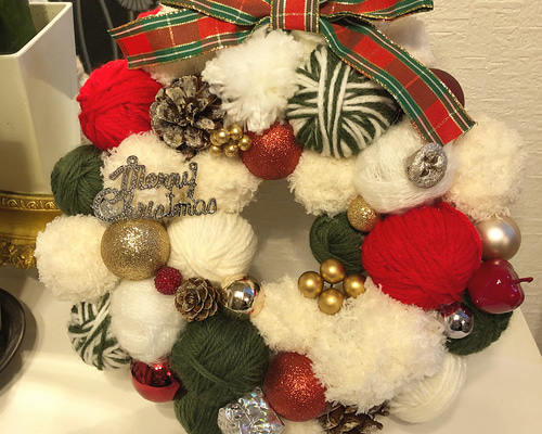 再販】毛糸玉リース☆ふわもこピンク