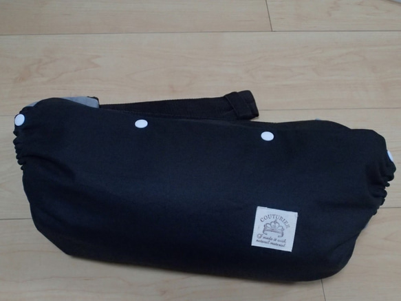 【大きめサイズ】エルゴ用収納カバー・リバーシブル リボン柄×ブラック 2枚目の画像