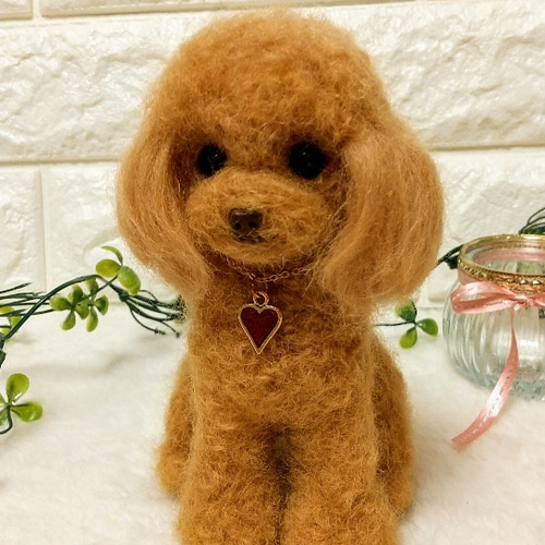 羊毛フェルト  ひょっこりトイプードル♪ いつでもいっしょ♪ ふわふわ羊毛フェルトの小さなアイボリー