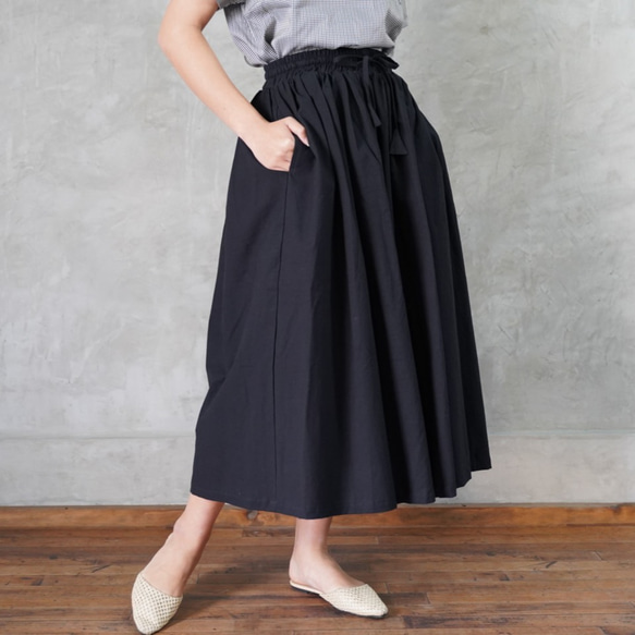 《合わせやすい♬》プレーン　フレアー　ロング　スカート　ブラック　 1枚目の画像