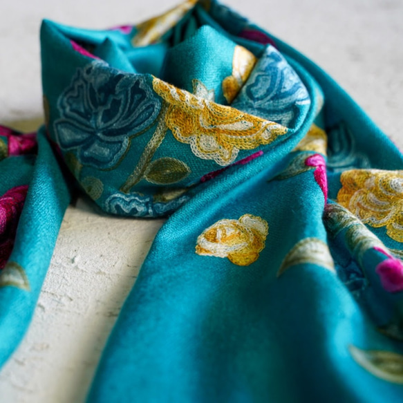 ≪プレゼントに≫バラ刺繍 ビスコース ストール ターコイズ ブルー