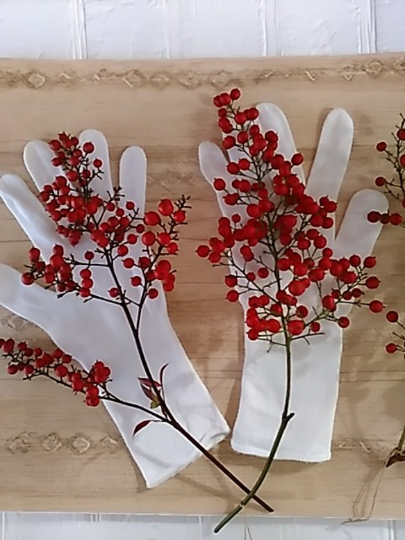 【予約中】色鮮やか『南天の実』自然素材　縁起もの　花材　クリスマス　正月飾り 2枚目の画像