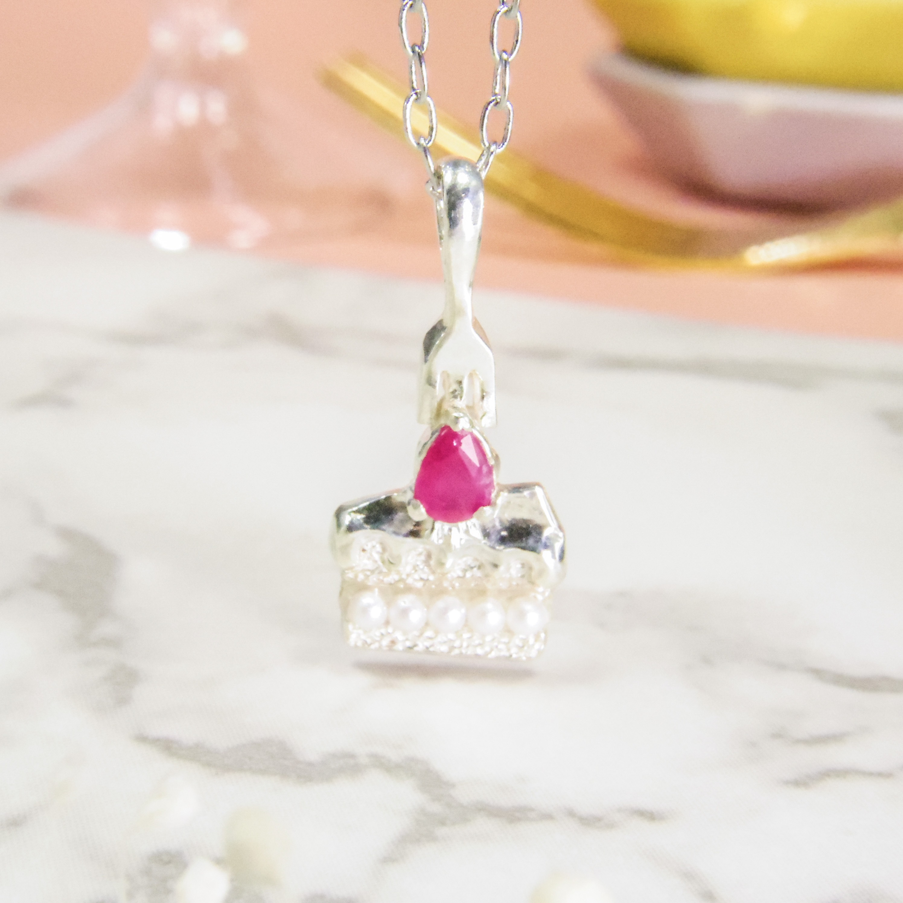 【受注】ショートケーキとフォークのネックレス SV925 ルビー