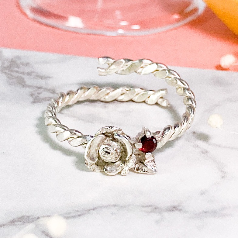 【受注】ミニバラとガーネットのフリーリング SV925
