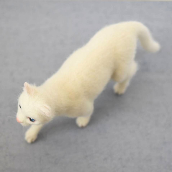 羊毛フェルト で作った白猫 5枚目の画像