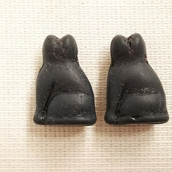 ねこ、猫背～ブラックマット～　チェコビーズ　14X20mm　2個 2枚目の画像