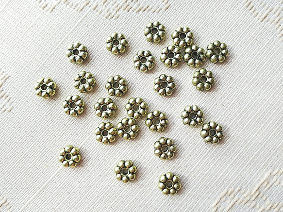 見て！咲いたよ！  プラスチックビーズ　6mm 25個 4枚目の画像