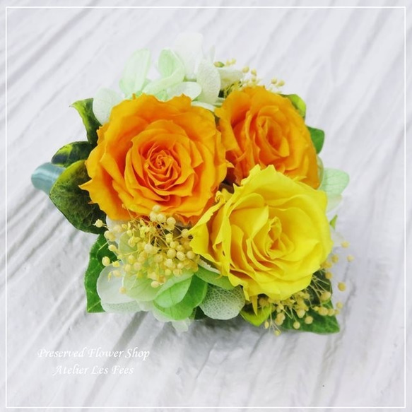 プリザーブドフラワーのコサージュ オレンジのミニバラ 磁石で留める