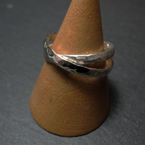 シルバーの2連槌目リング（光沢＆マット仕上げ） 指輪・リング ray