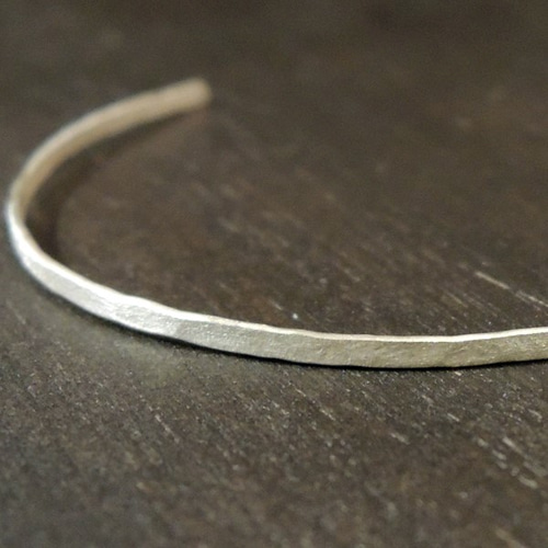 SV950】厚み0.5mmの極薄シルバーバングル（槌目&テクスチャー加工