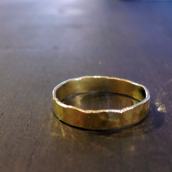 槌目光沢仕上げの極薄真鍮リング 指輪・リング ray silver works 通販