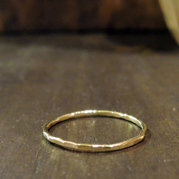 華奢な槌目真鍮リング 1枚目の画像