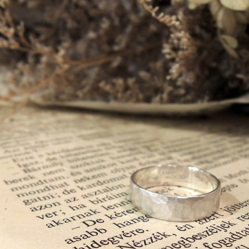 極薄シルバーリング（6mm幅槌目マット仕上げ） 指輪・リング ray