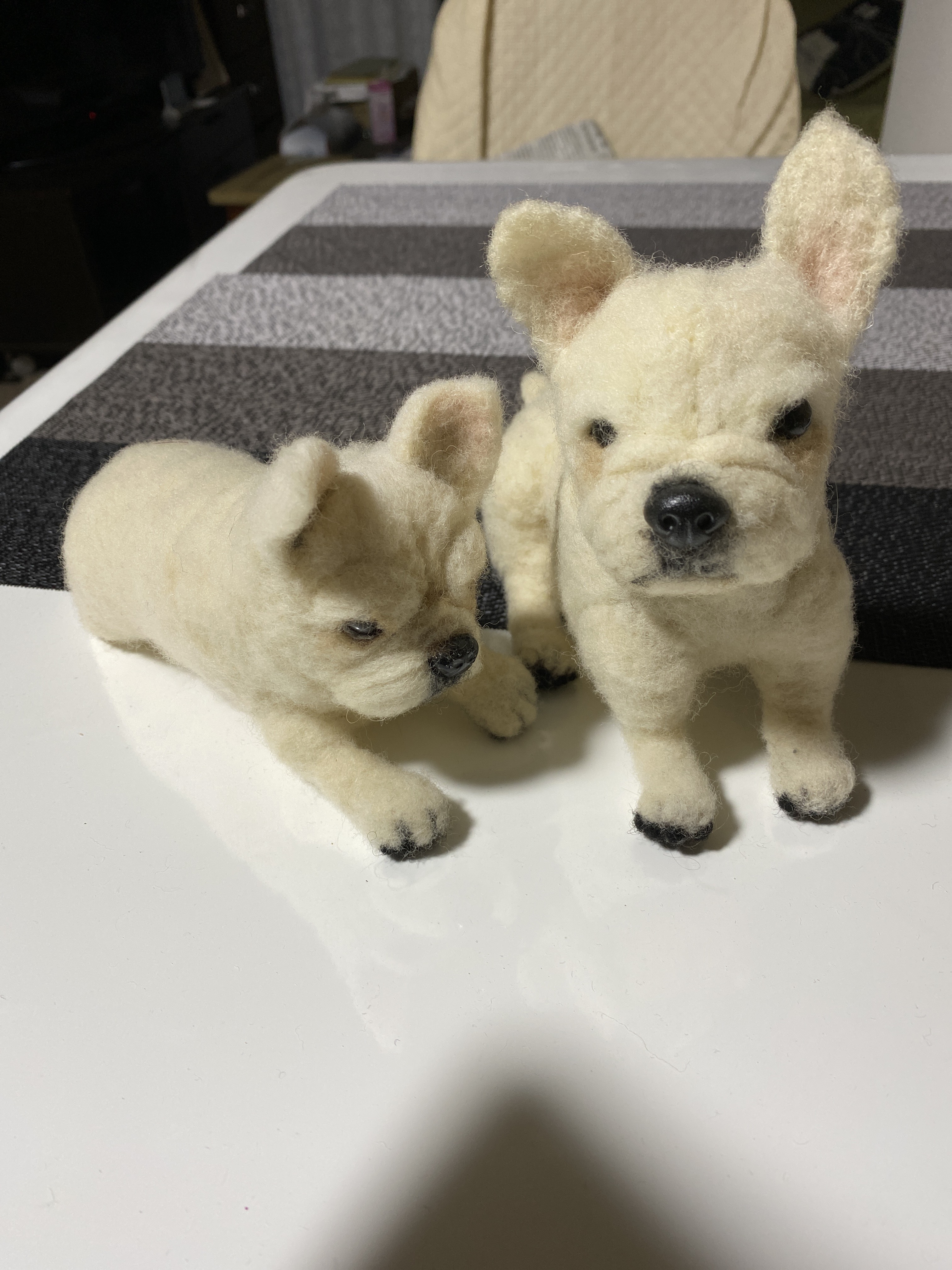 羊毛フェルトのフレブル親子