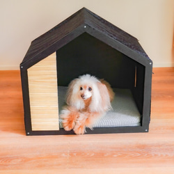 選べるクッション!モダンペットハウス　ブラックフレーム　木製　犬小屋　犬　猫　オーダー可能 1枚目の画像