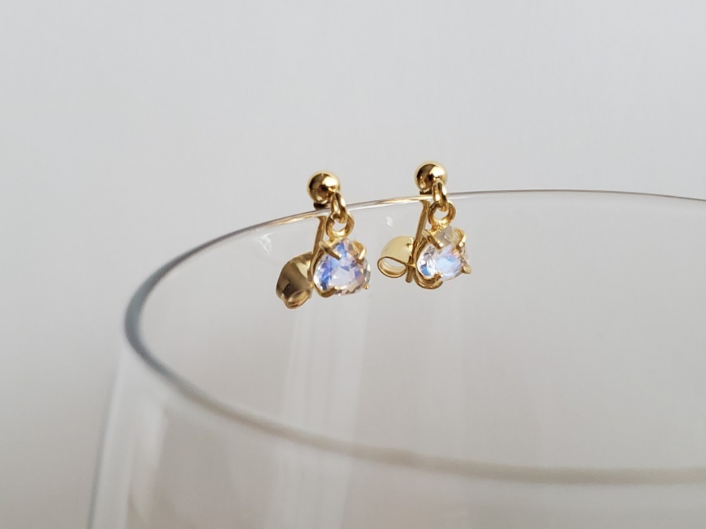 レインボームーンストーン　マロン　ファセットカット　5mm　スタッドピアス　ゴールド色　18KGP