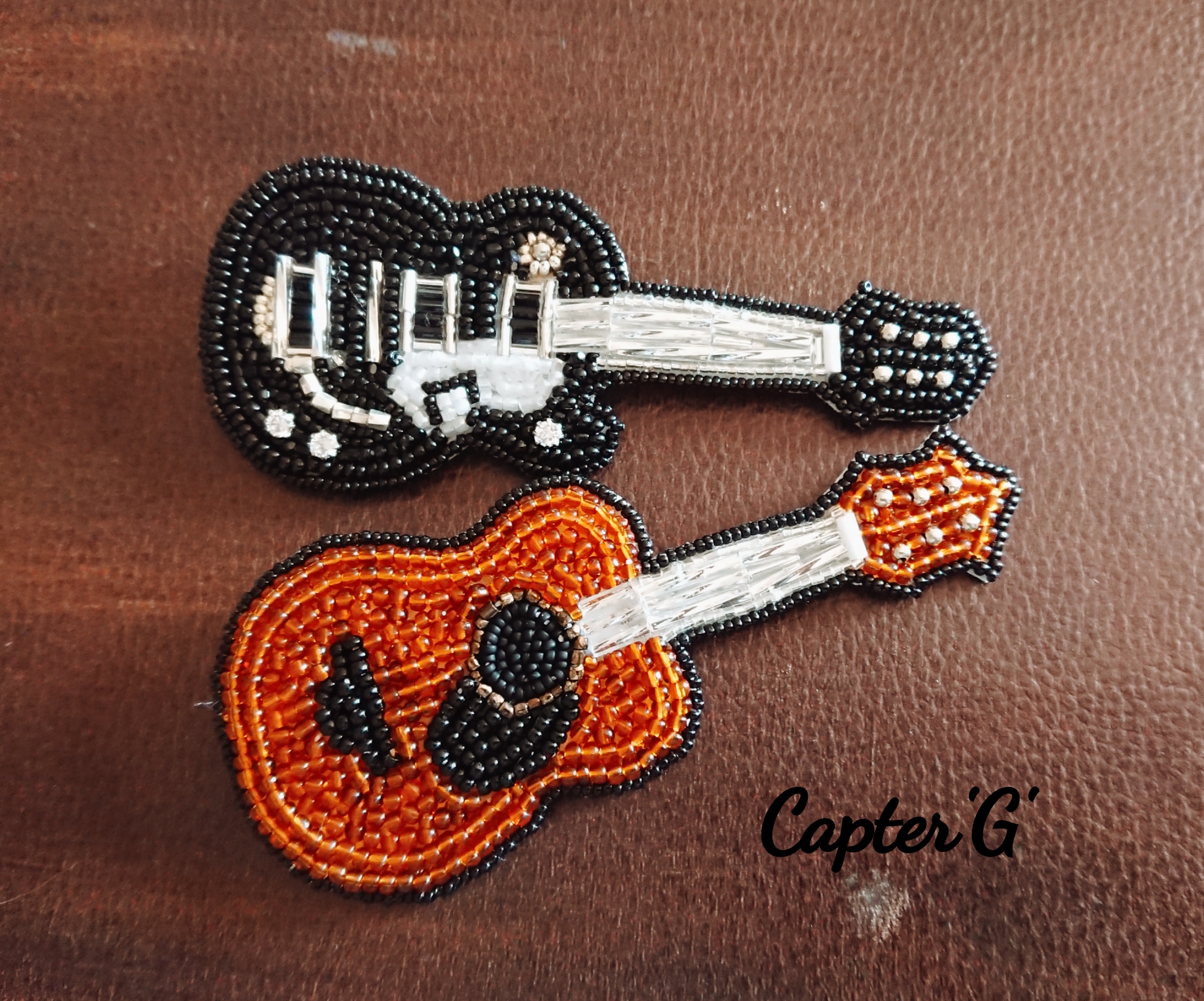 ギター　ビーズ刺繍ブローチNO.9 ギタービーズ刺繍ブローチNO.9