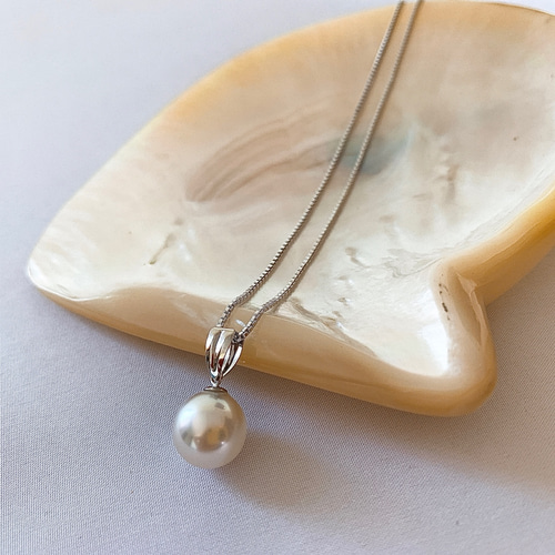 ☆極美！照り抜群 大玉天然南洋白蝶真珠13.0㎜ シルバー金具ペンダント 光輪】ゴールデンパール ダイヤモンド イエローゴールド