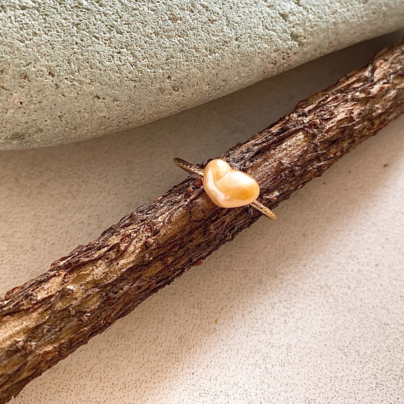 ふわふわハートみたいな形のケシ南洋白蝶真珠♡14kgfリング 【GFR-003】 6枚目の画像