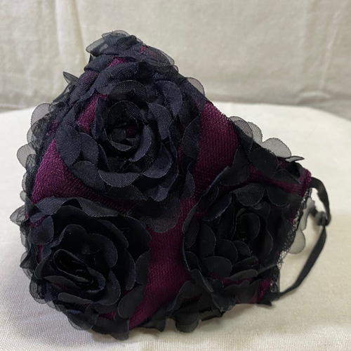 バラ柄リボン刺繍チュール(黒) 中布により可愛い 清楚 モダンシック  