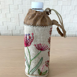 手刺しゅう ペットボトルカバー  (500ml) 　野の花　 1枚目の画像