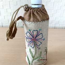 手刺しゅう ペットボトルカバー  (500ml) 　野の花　 2枚目の画像