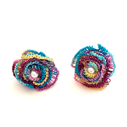 レインボー 黒 花 レース 卵型 手染め 塗装 ペイント ビーズ 大ぶり ピアス レインボー 黒 花 レース 卵型 手染め 塗装 ペイント ビーズ 大ぶり