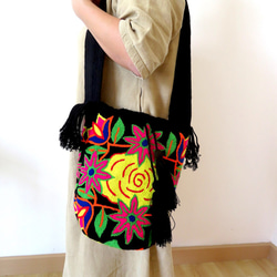 コロンビア産 ワユーバッグ ショルダー 刺繍 wayuu 民族 ボヘミアン 洗濯可能です レディース 女性用 1枚目の画像