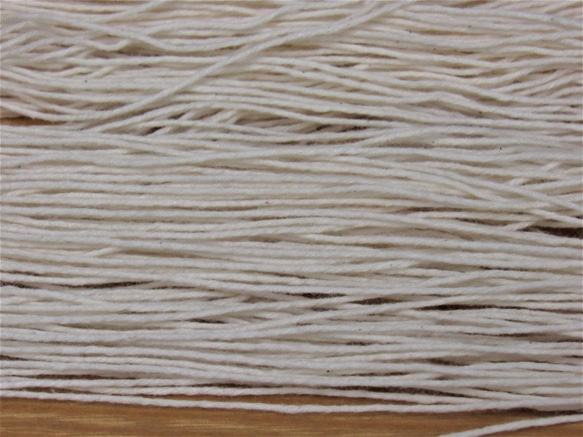 綿糸　20/8　かせ　きなり　約300ｇ（１かせ約100ｇ×3かせ）　 2枚目の画像