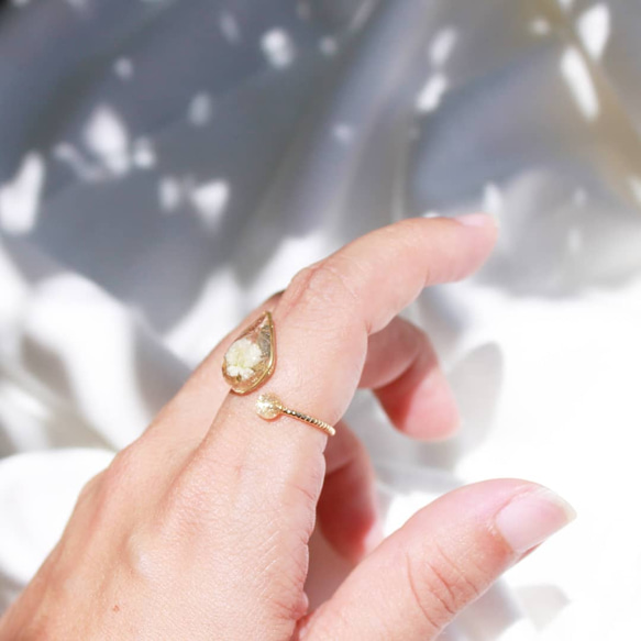 【雫ring】フリーリング しずく かすみ草 華奢 ピンキー クリア 透明感 ゴールド フリーリング 指輪 ダブルリング 3枚目の画像