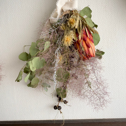 プロテアとスモークツリーのスワッグ スワッグ howdy flower 通販