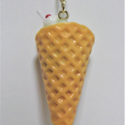 アイスクリームのペンダント　樹脂粘土スイーツアクセサリー 3枚目の画像