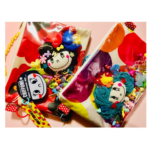 【CHIFFOMI】女の子ビニールポーチ♡カラフル水玉柄♡プラチェーンの飾り持ち手付き☆ハローサーカス 4枚目の画像