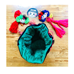 【CHIFFOMI】秋の福袋♡お洒落なベロア素材の巾着ポーチ＆グリーン＆ブルーの女の子チャーム3点セット 4枚目の画像