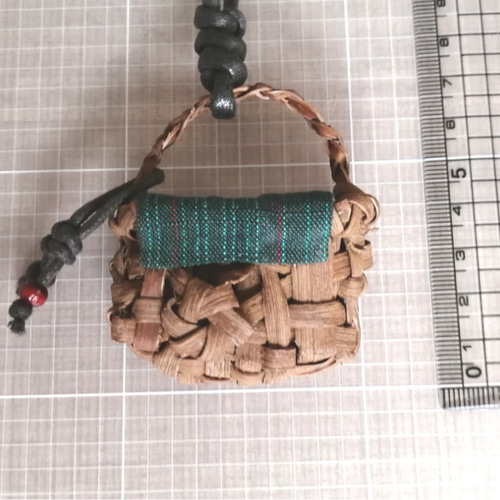 山葡萄の皮輪ボールペンダントとイヤリング、その他。 山葡萄の皮輪ボールペンダントとイヤリング、その他。