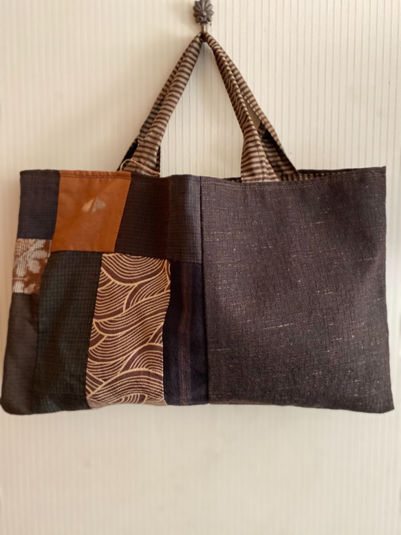 古布　パッチワーク　バック 革と古布のパッチワークバッグ（黒の革＋着物生地）No.01016-45