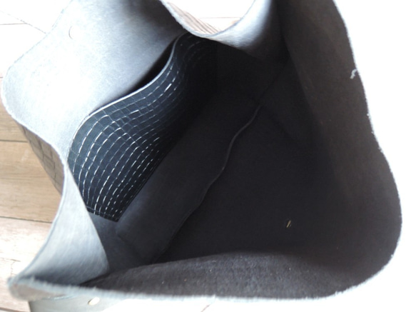 “限量版” ORZO神戶鱷魚皮壓紋皮革單肩包BAG Messenger M Croco黑色x紅色OR320 第6張的照片