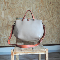 【ORZO】《Belt Set》Leather Tote Shoulder 2wayBAG(S) Grey x Camel OR 第2張的照片