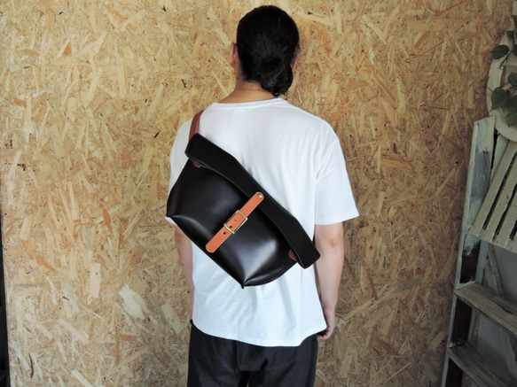 【ORZO】≪web限定≫栃木レザーメッセンジャー ショルダー(S)ブラック×キャメル OR-320t-S 1枚目の画像