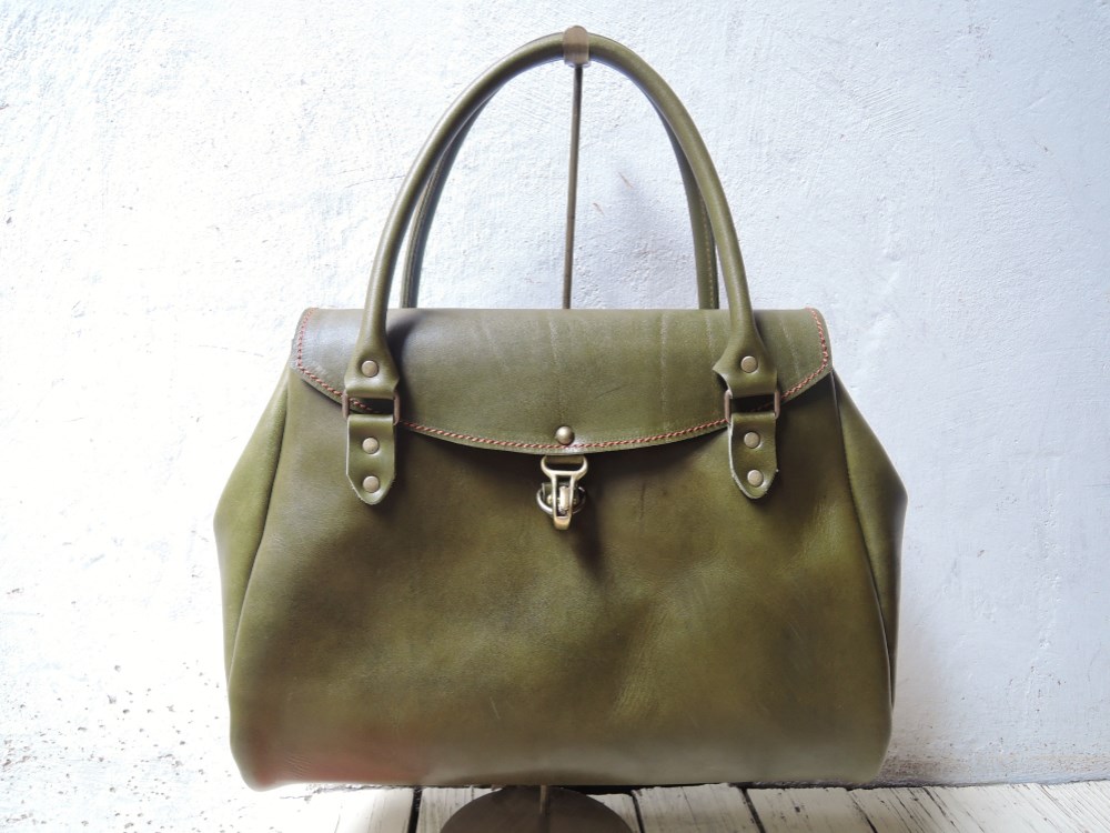 【ORZO】神戸 栃木レザー ボストンBAG(M)A4ファイル対応 カーキ OR513 38,610円