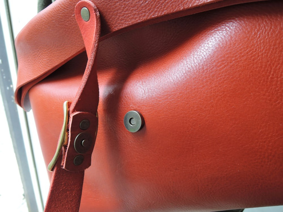 [ORZO] 神戶皮包 單肩包 斜背包 M 相容 A4 紅 x 紅 OR320 第3張的照片