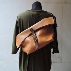 【日本/姫路レザー】レザーバッグ ショルダーBAG メッセンジャー(S) ベージュ OR320 1枚目の画像
