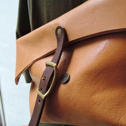 【日本/姫路レザー】レザーバッグ ショルダーBAG メッセンジャー(S) ベージュ OR320 4枚目の画像
